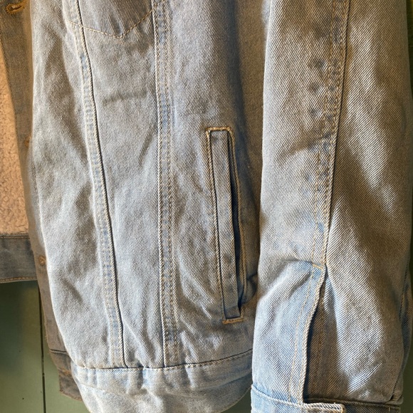 Super Cute Fleece Lined Oversized Jean Jacket - Picture 5 of 6